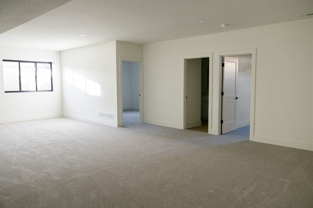 191 S Zinnia Court, West Des Moines, IA 50266