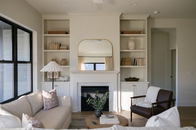 191 S Zinnia Court, West Des Moines, IA 50266