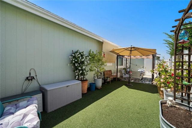 23301 Ridge Route Dr. 160, Laguna Hills, CA 92653