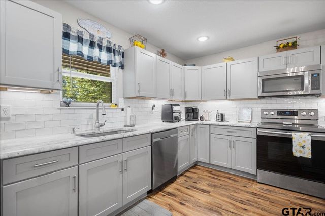 20050 FM 3079, Chandler, TX 75758