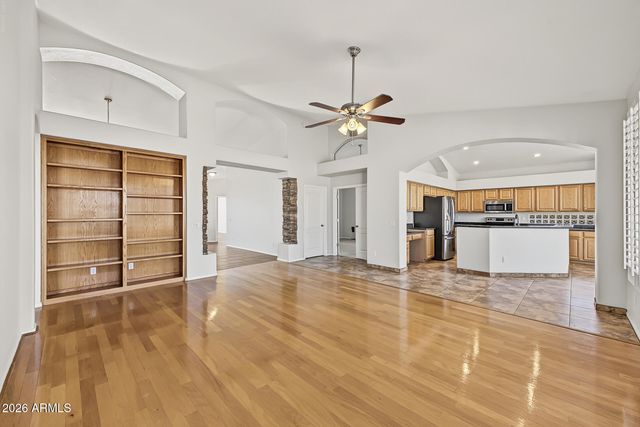 402 E BLUE EAGLE Lane, Phoenix, AZ 85086