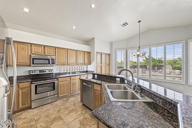402 E BLUE EAGLE Lane, Phoenix, AZ 85086