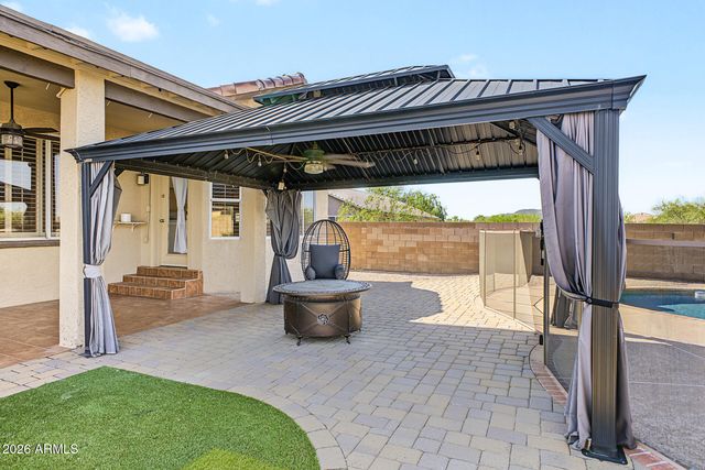402 E BLUE EAGLE Lane, Phoenix, AZ 85086