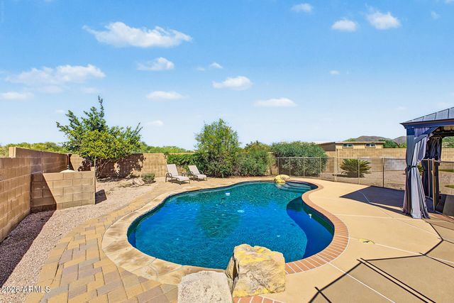 402 E BLUE EAGLE Lane, Phoenix, AZ 85086