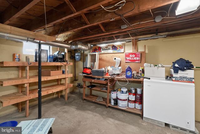 2302 GRANT AVE, Wilmington, DE 19809