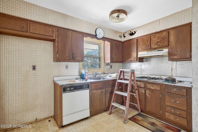 1211 Tuxedo Place, Spring Lake Heights, NJ 07762