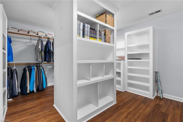 641 Ravenwoods DR, Chesapeake, VA 23322