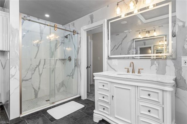 641 Ravenwoods DR, Chesapeake, VA 23322