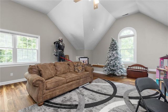 641 Ravenwoods DR, Chesapeake, VA 23322