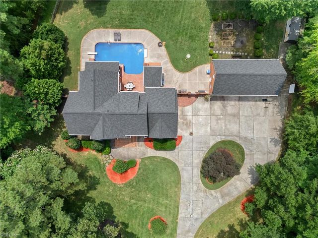 641 Ravenwoods DR, Chesapeake, VA 23322