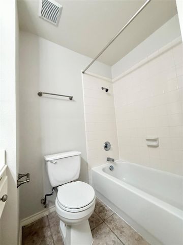 12404 Shady Brook Drive, Pearland, TX 77584