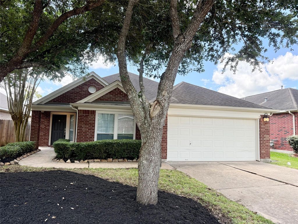 12404 Shady Brook Drive, Pearland, TX 77584