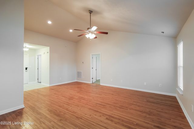 534 Matterhorn Dr, Shelbyville, KY 40065