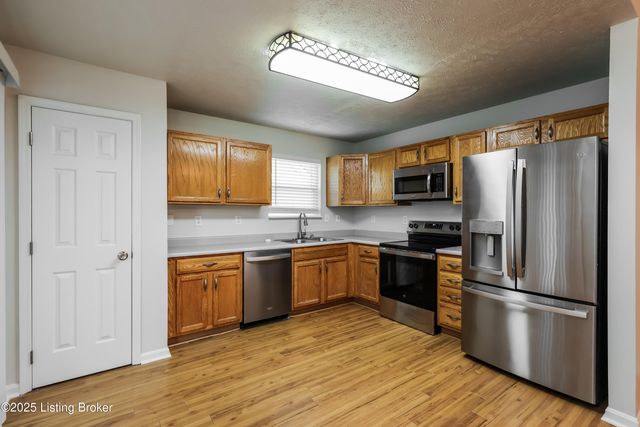 534 Matterhorn Dr, Shelbyville, KY 40065