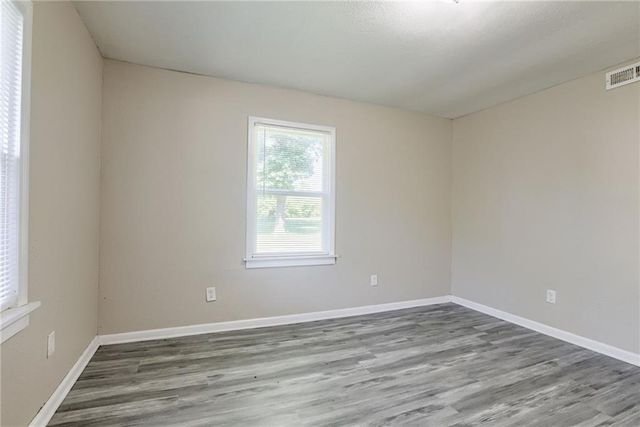 18802 S Lakeside Lane, Belton, MO 64012