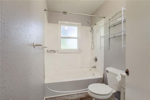 18802 S Lakeside Lane, Belton, MO 64012