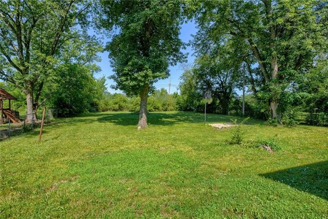 18802 S Lakeside Lane, Belton, MO 64012