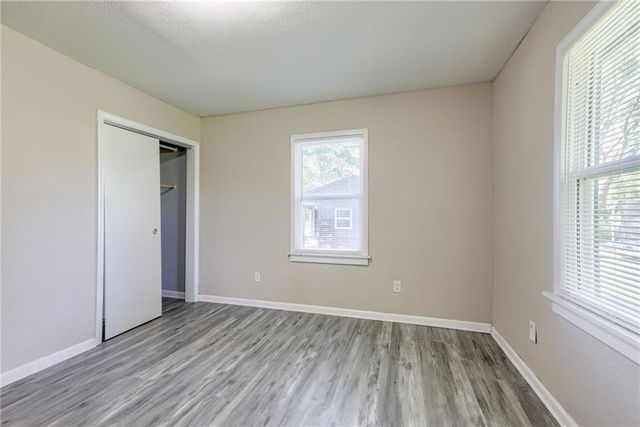 18802 S Lakeside Lane, Belton, MO 64012