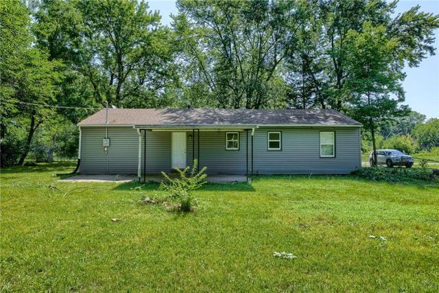 18802 S Lakeside Lane, Belton, MO 64012