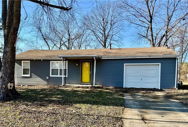 18802 S Lakeside Lane, Belton, MO 64012