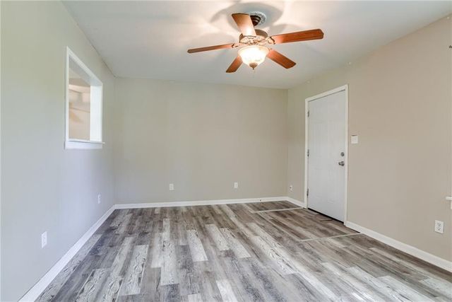 18802 S Lakeside Lane, Belton, MO 64012