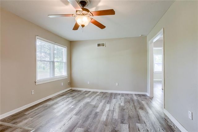 18802 S Lakeside Lane, Belton, MO 64012