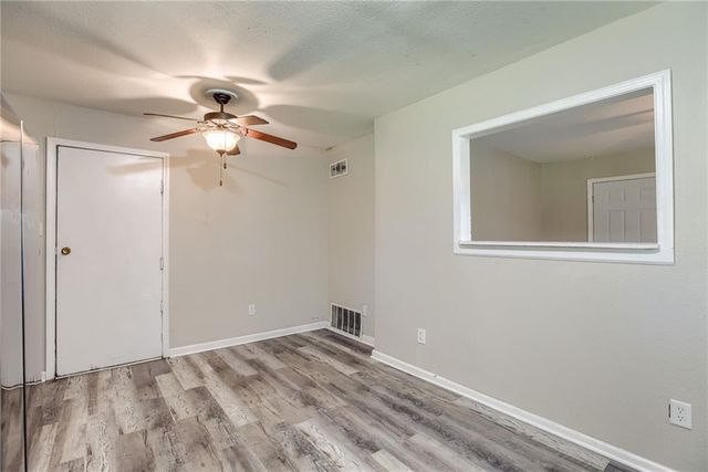 18802 S Lakeside Lane, Belton, MO 64012