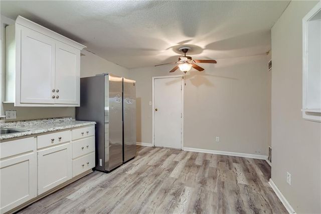 18802 S Lakeside Lane, Belton, MO 64012