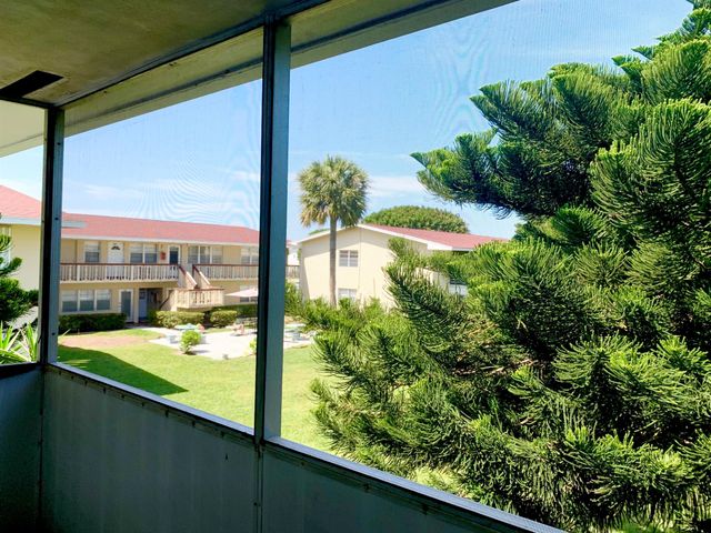 85 Salisbury D, West Palm Beach, FL 33417