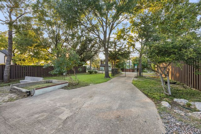 7937 Deer Trail Drive, Dallas, TX 75238