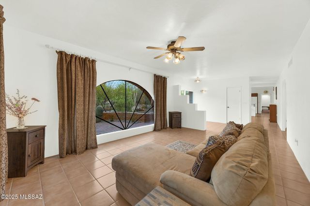 4921 E Camino De Los Olivos, Tucson, AZ 85718