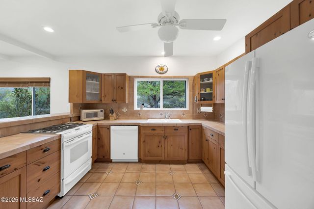 4921 E Camino De Los Olivos, Tucson, AZ 85718