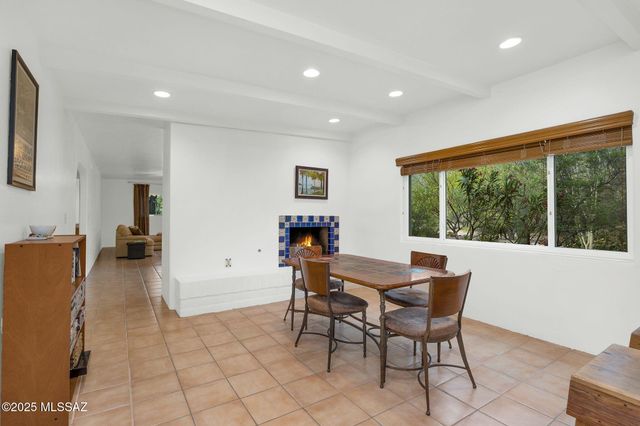 4921 E Camino De Los Olivos, Tucson, AZ 85718