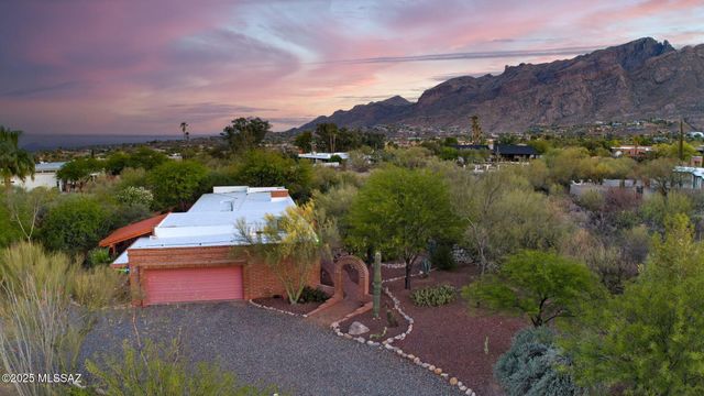 4921 E Camino De Los Olivos, Tucson, AZ 85718