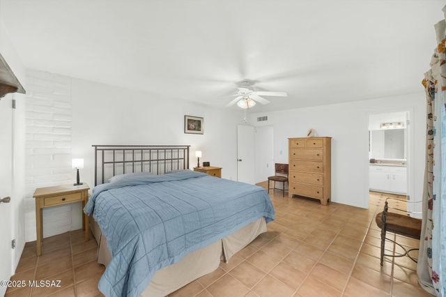 4921 E Camino De Los Olivos, Tucson, AZ 85718