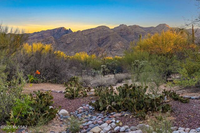 4921 E Camino De Los Olivos, Tucson, AZ 85718