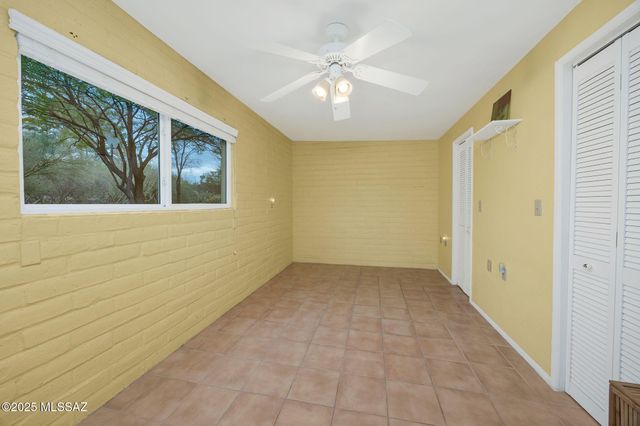 4921 E Camino De Los Olivos, Tucson, AZ 85718