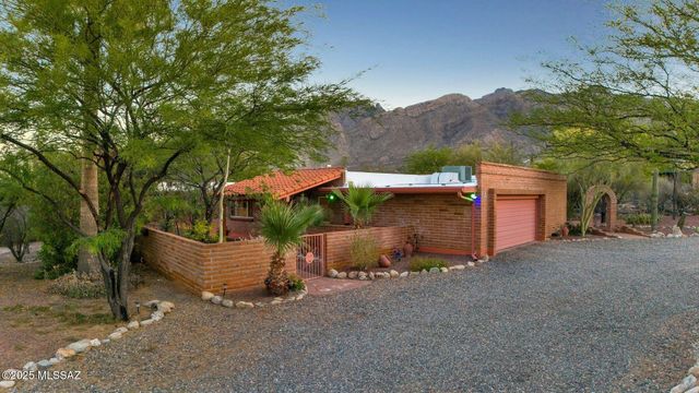 4921 E Camino De Los Olivos, Tucson, AZ 85718