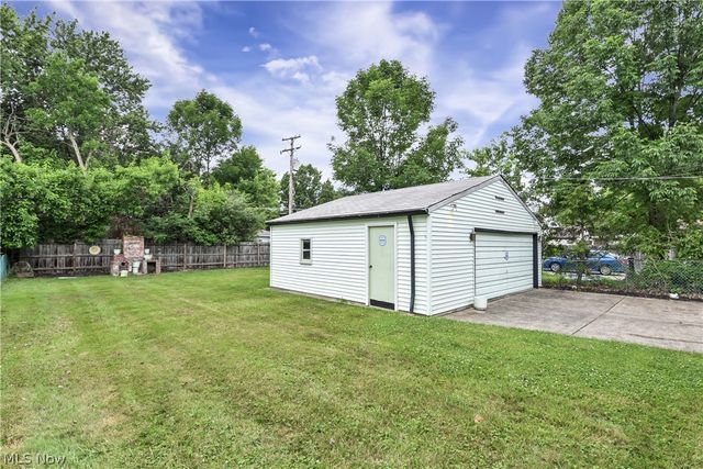 6768 Beresford Avenue, Parma Heights, OH 44130