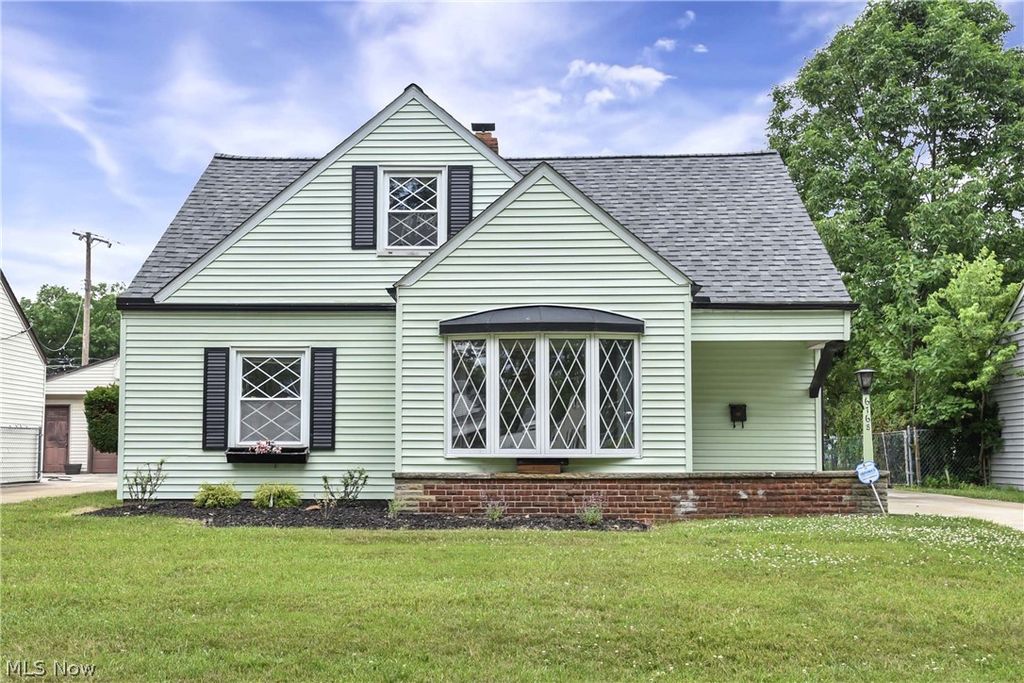 6768 Beresford Avenue, Parma Heights, OH 44130