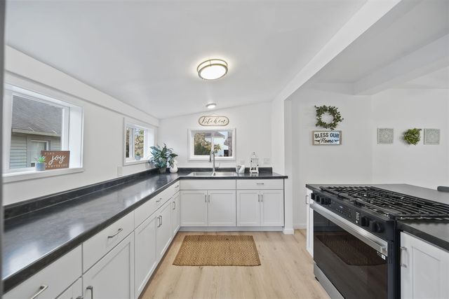 328 Adams Street, Jackson, MI 49202