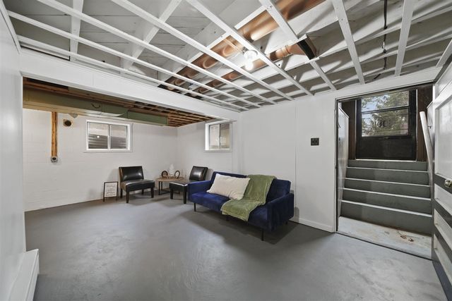 328 Adams Street, Jackson, MI 49202