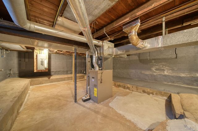 328 Adams Street, Jackson, MI 49202