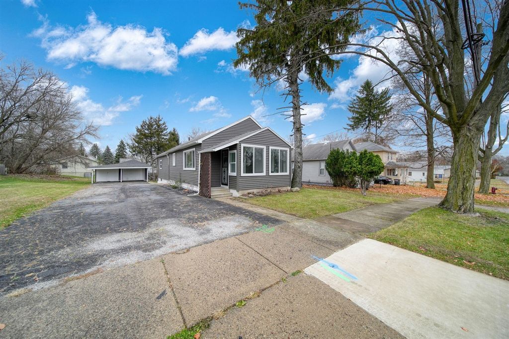 328 Adams Street, Jackson, MI 49202