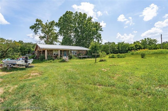 505 Pleasant Valley Road, Poteau, OK 74953