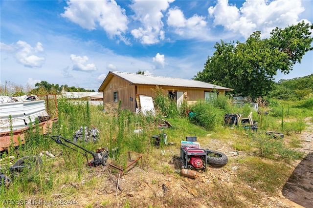505 Pleasant Valley Road, Poteau, OK 74953
