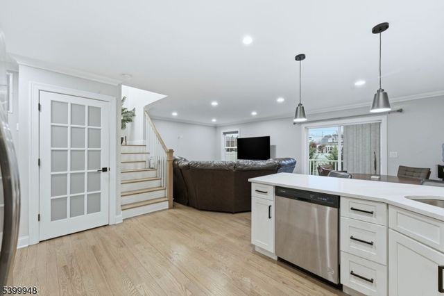 15 Rector Ave, Woodbridge Twp., NJ 07095