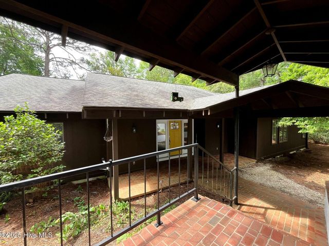 1010 Monticello Drive, Pinehurst, NC 28374