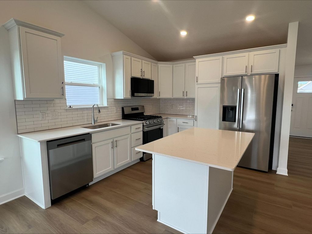 7465 Lotus Lane, Lino Lakes, MN 55038 — photo 2