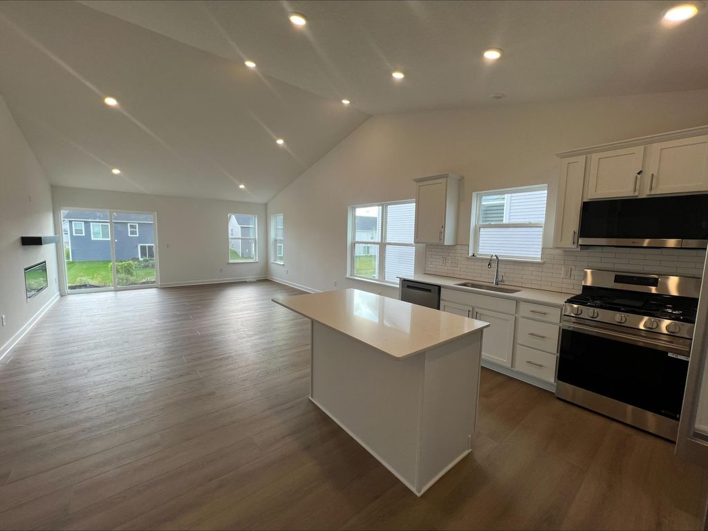 7465 Lotus Lane, Lino Lakes, MN 55038 — photo 4